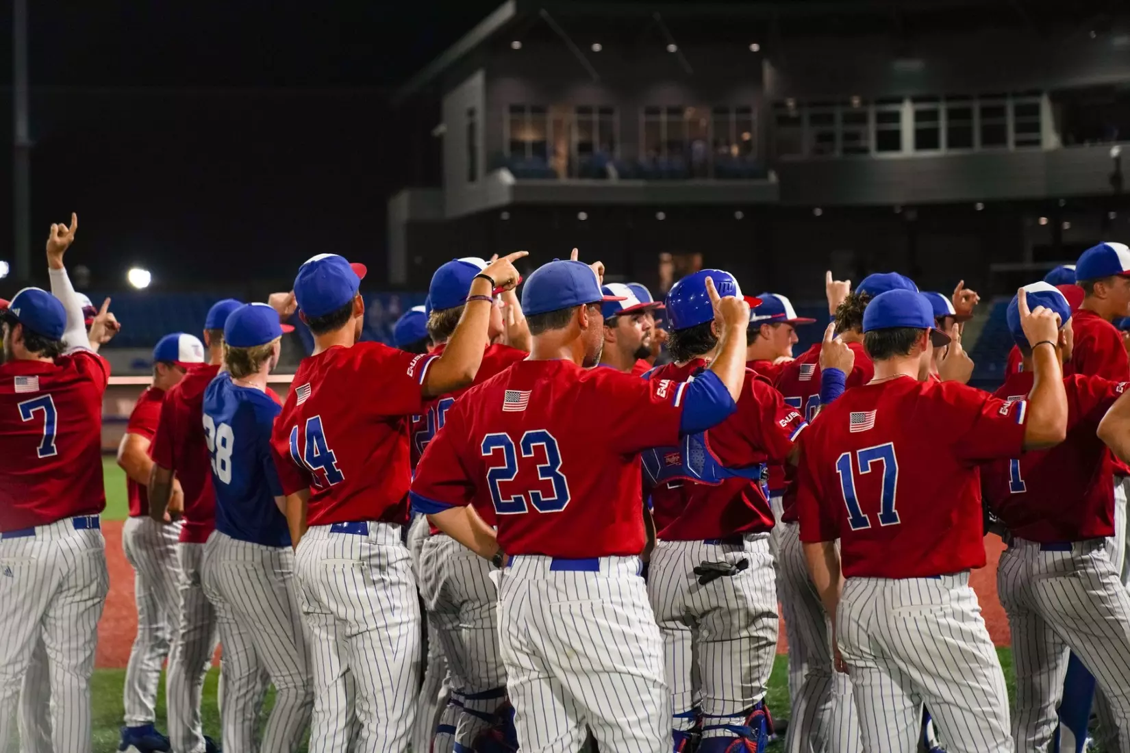 Sebastian Mexico's two-homer day lifts Bulldogs past Golden Lions, 11-6