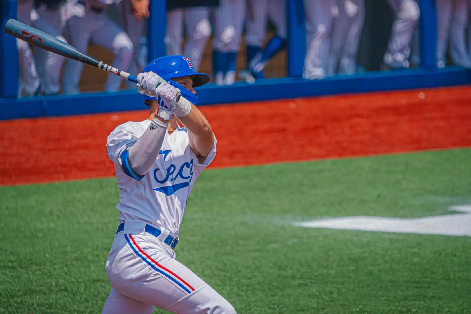 Bulldogs rout Patriots, 10-3, to force Sunday rubber match