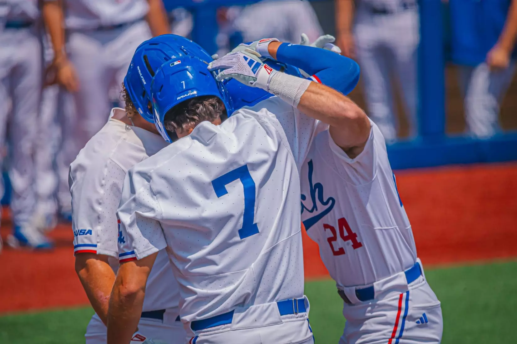 Bulldogs rout Patriots, 10-3, to force Sunday rubber match