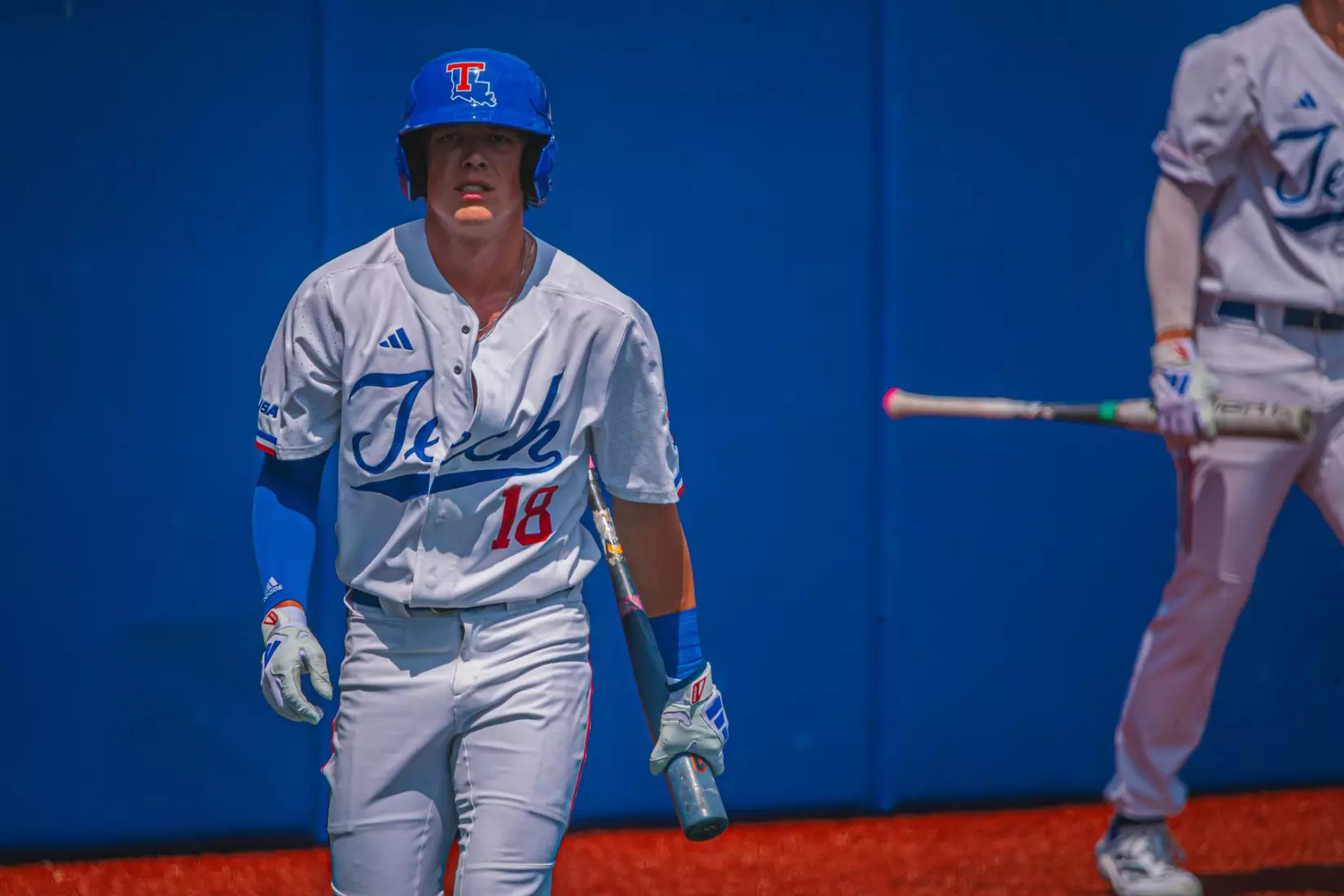 Bulldogs rout Patriots, 10-3, to force Sunday rubber match