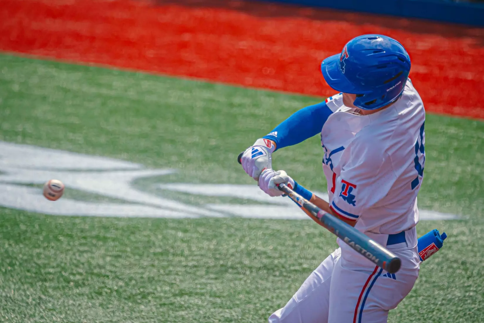 Bulldogs rout Patriots, 10-3, to force Sunday rubber match