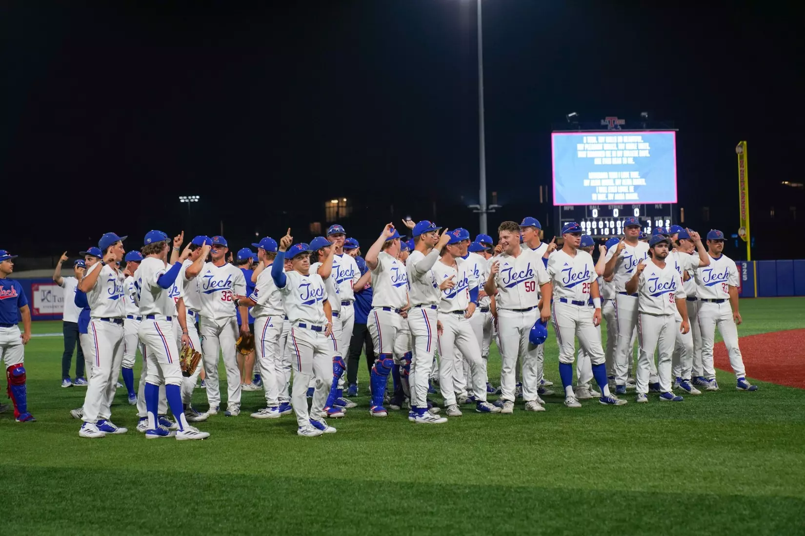 Bulldogs take series opener over Aggies, 12-7