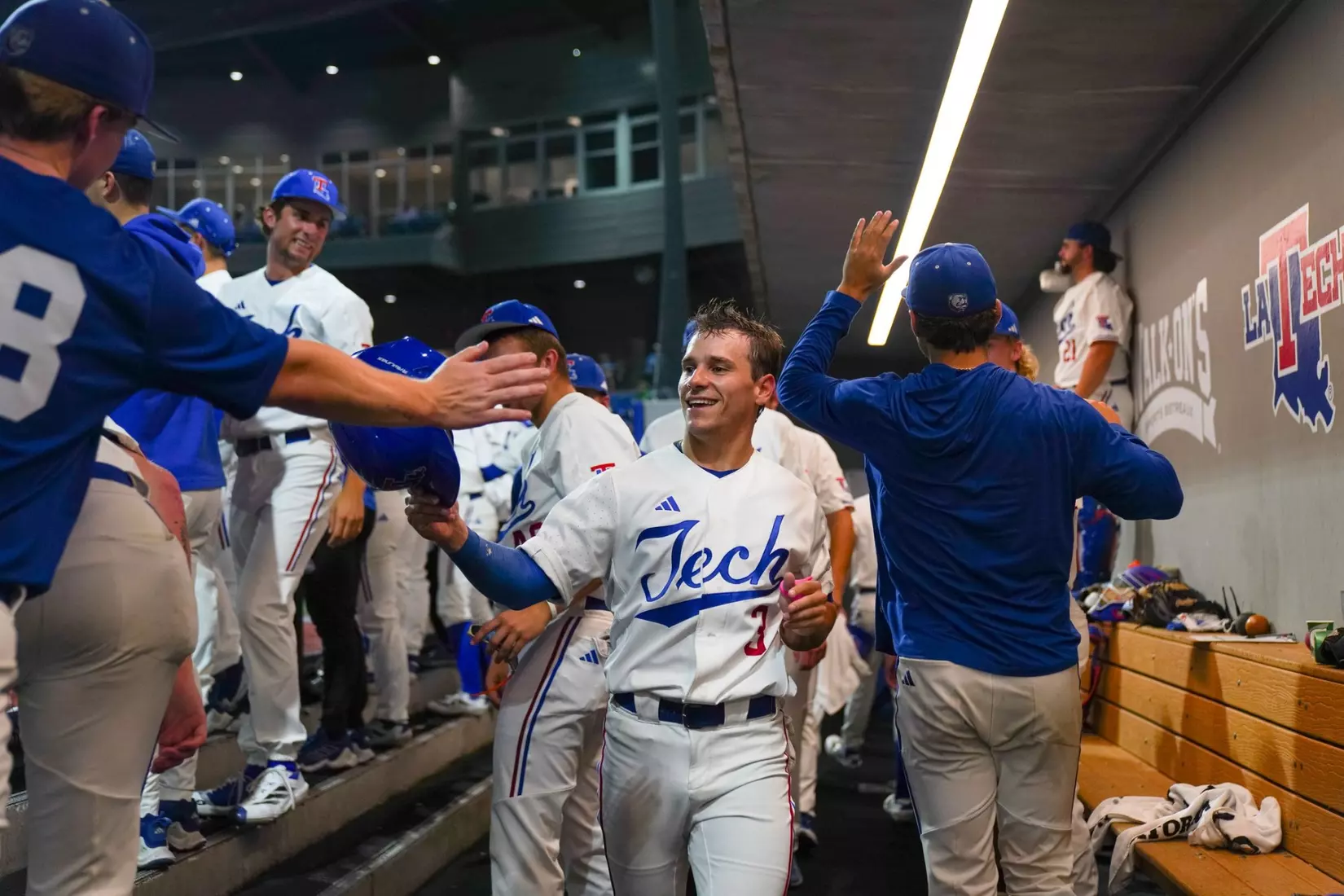 Bulldogs take series opener over Aggies, 12-7