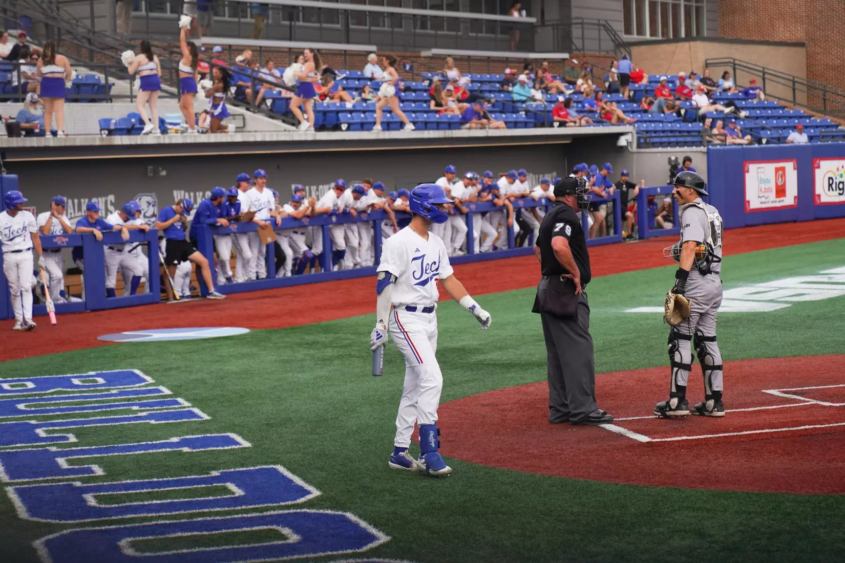 Bulldogs take series opener over Aggies, 12-7