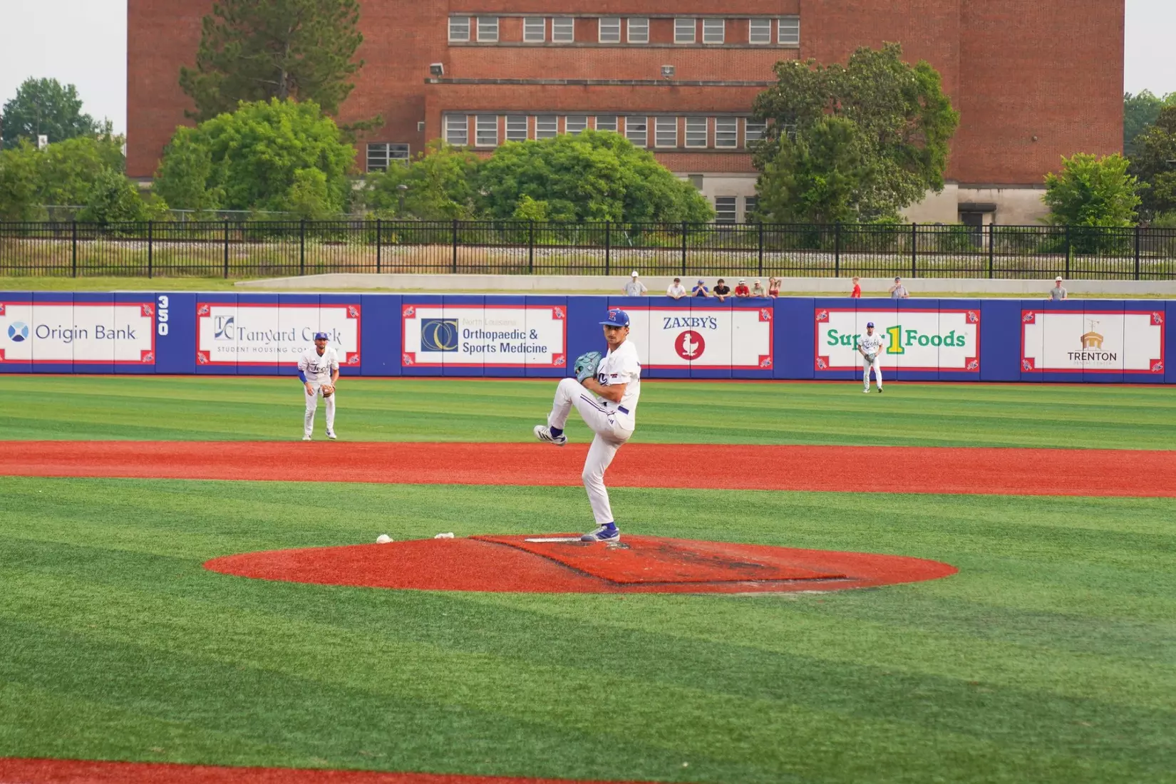 Bulldogs take series opener over Aggies, 12-7