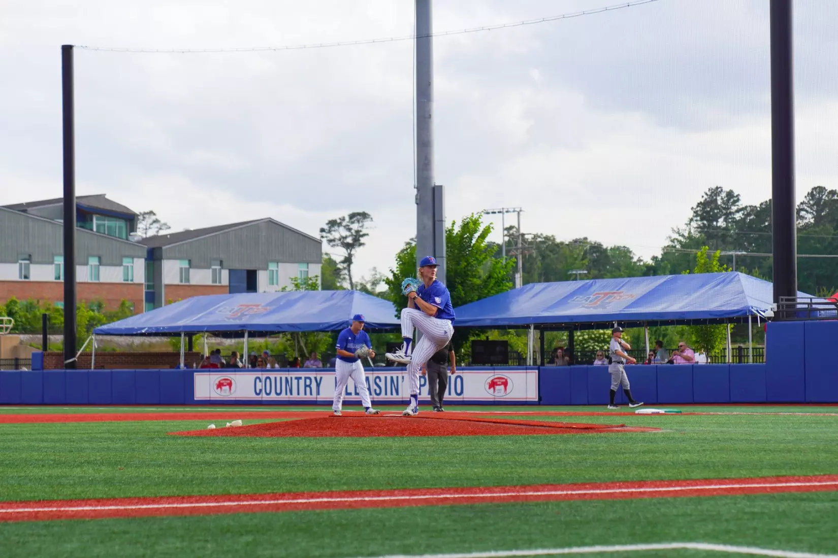 Late rally falls short for Bulldogs in 10-5 loss to Aggies to force rubber match