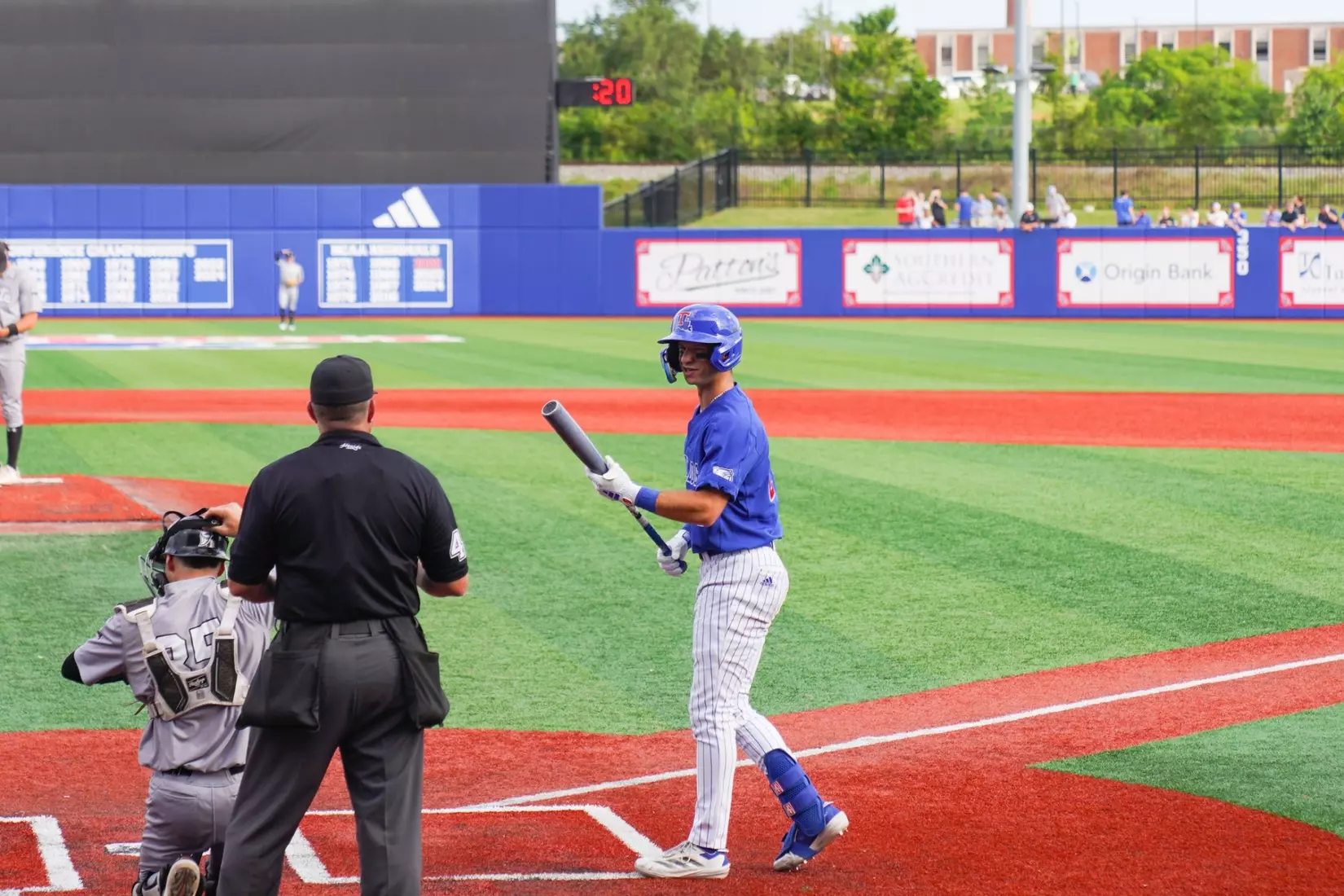 Late rally falls short for Bulldogs in 10-5 loss to Aggies to force rubber match