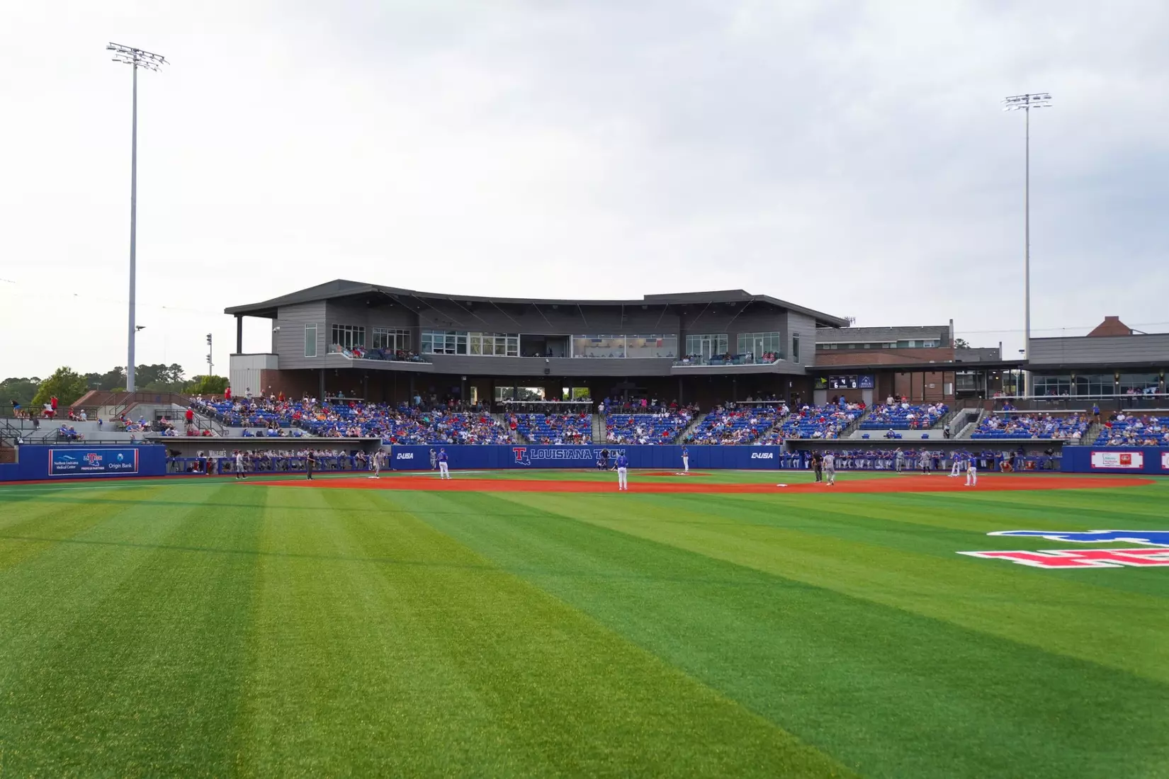 Late rally falls short for Bulldogs in 10-5 loss to Aggies to force rubber match