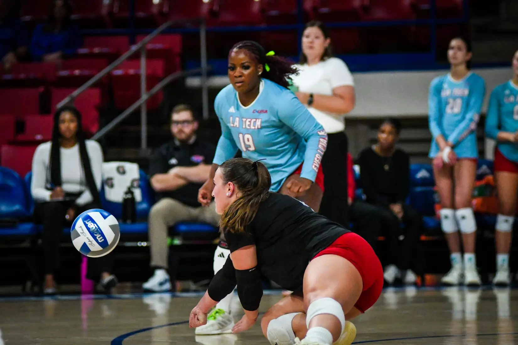 Bulldogs hold off Tigers in gritty five-set win in their home opener