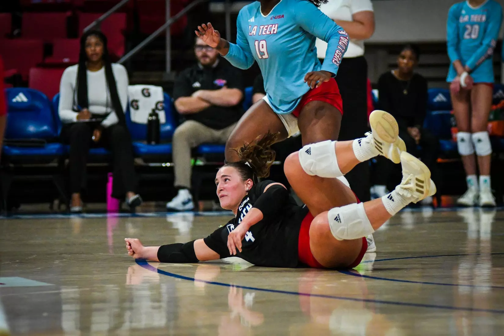 Bulldogs hold off Tigers in gritty five-set win in their home opener
