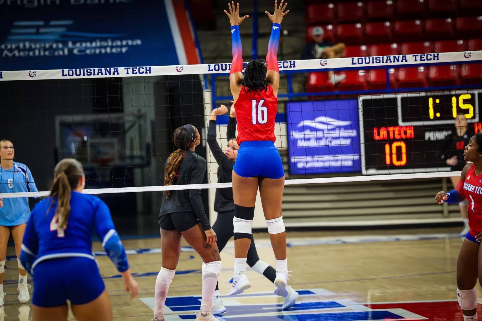 Bulldogs fall in four tight sets to Huskies