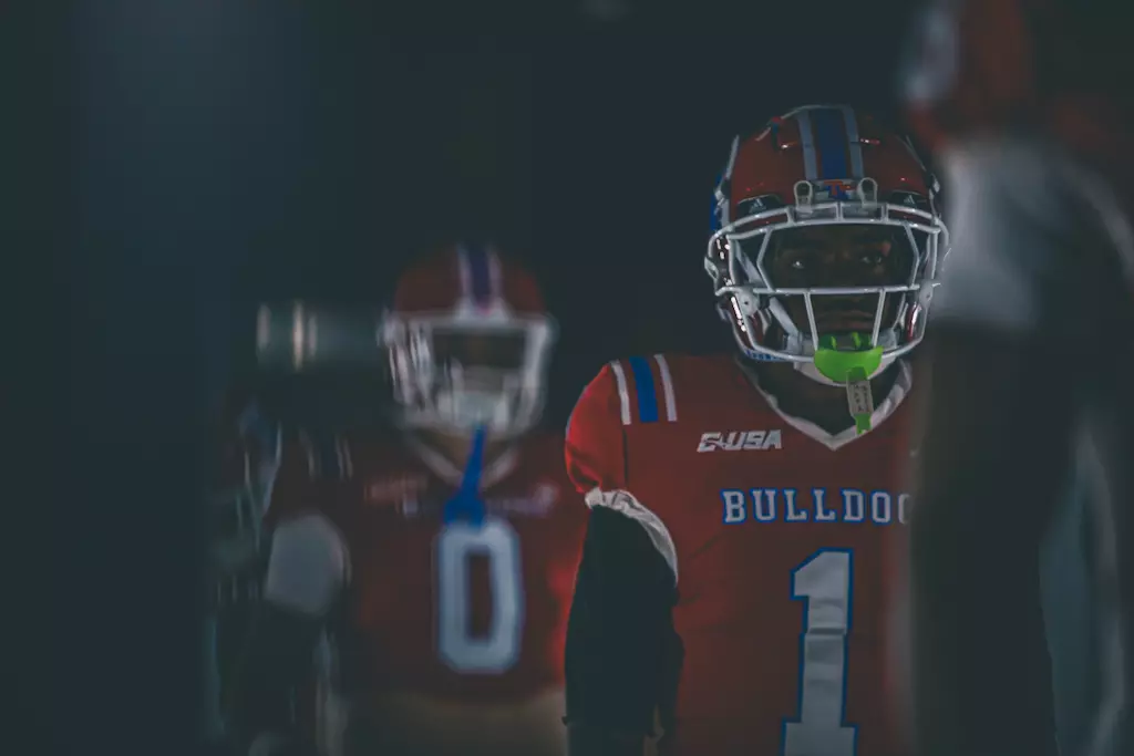 Bulldogs beat rival Golden Eagles 30-20