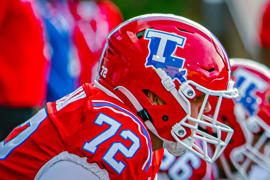 Bulldogs beat rival Golden Eagles 30-20