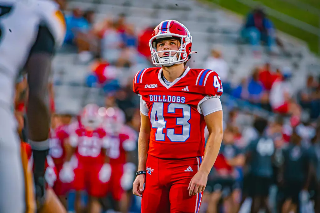 Bulldogs beat rival Golden Eagles 30-20