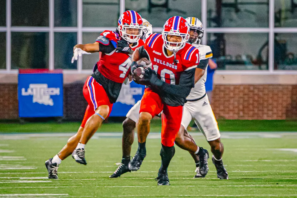 Bulldogs beat rival Golden Eagles 30-20