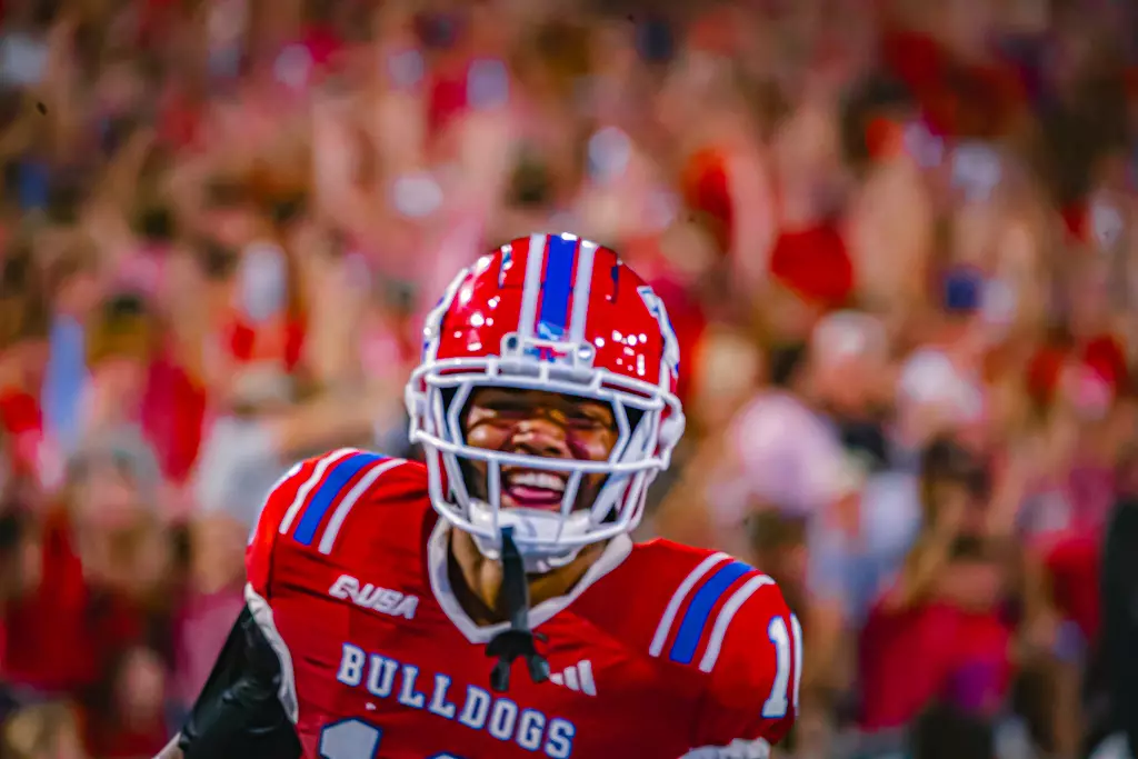 Bulldogs beat rival Golden Eagles 30-20