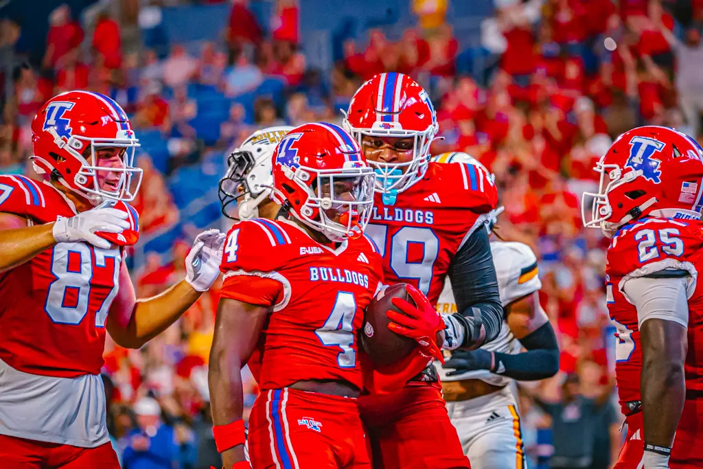 Bulldogs beat rival Golden Eagles 30-20