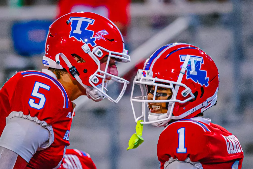 Bulldogs beat rival Golden Eagles 30-20