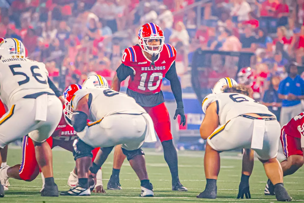 Bulldogs beat rival Golden Eagles 30-20