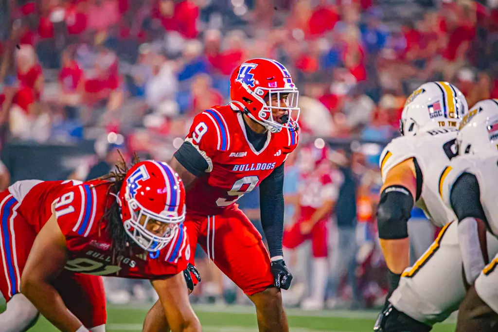 Bulldogs beat rival Golden Eagles 30-20