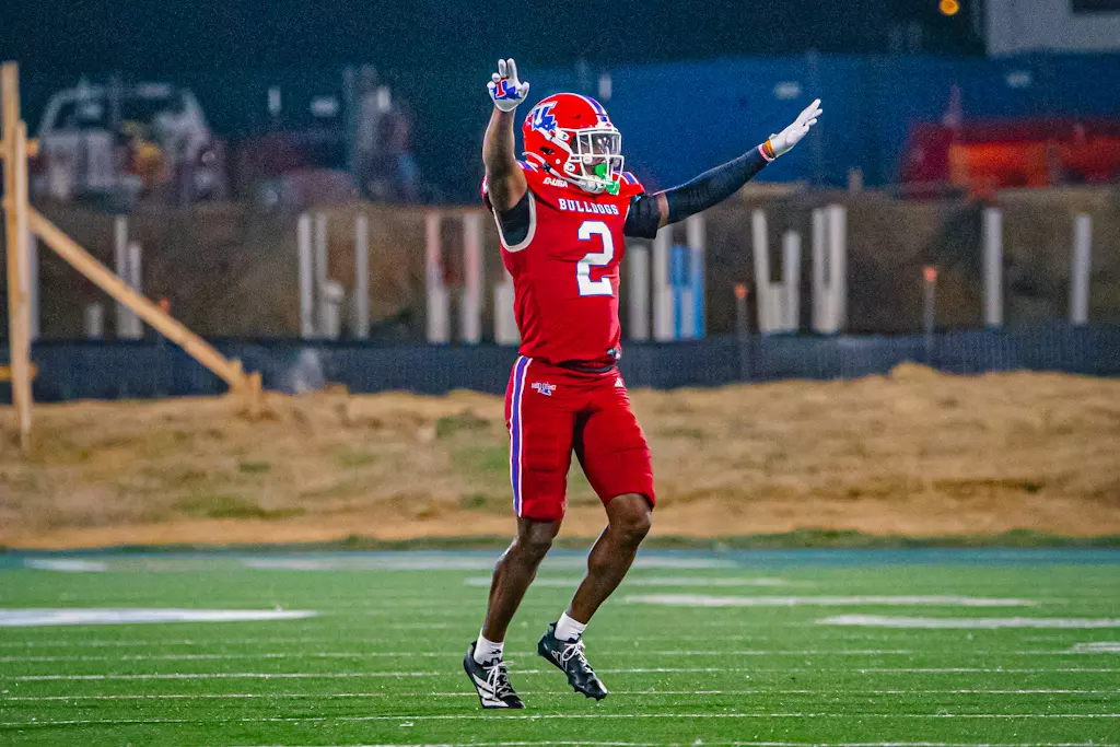 Bulldogs beat rival Golden Eagles 30-20