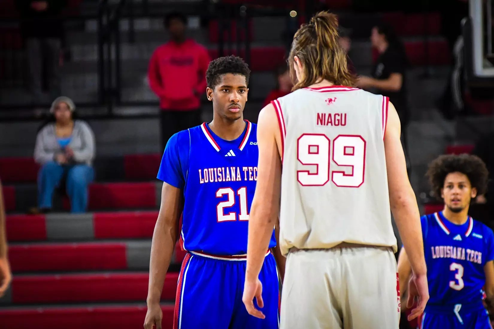 Bulldogs comeback effort falls short in 64-60 loss to Gamecocks on Saturday