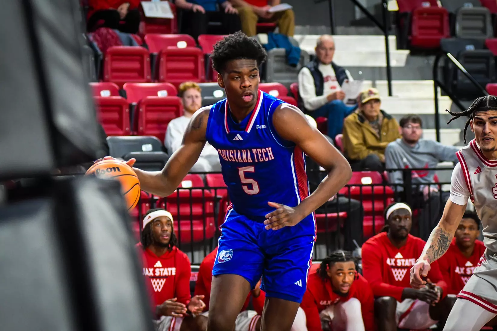 Bulldogs comeback effort falls short in 64-60 loss to Gamecocks on Saturday