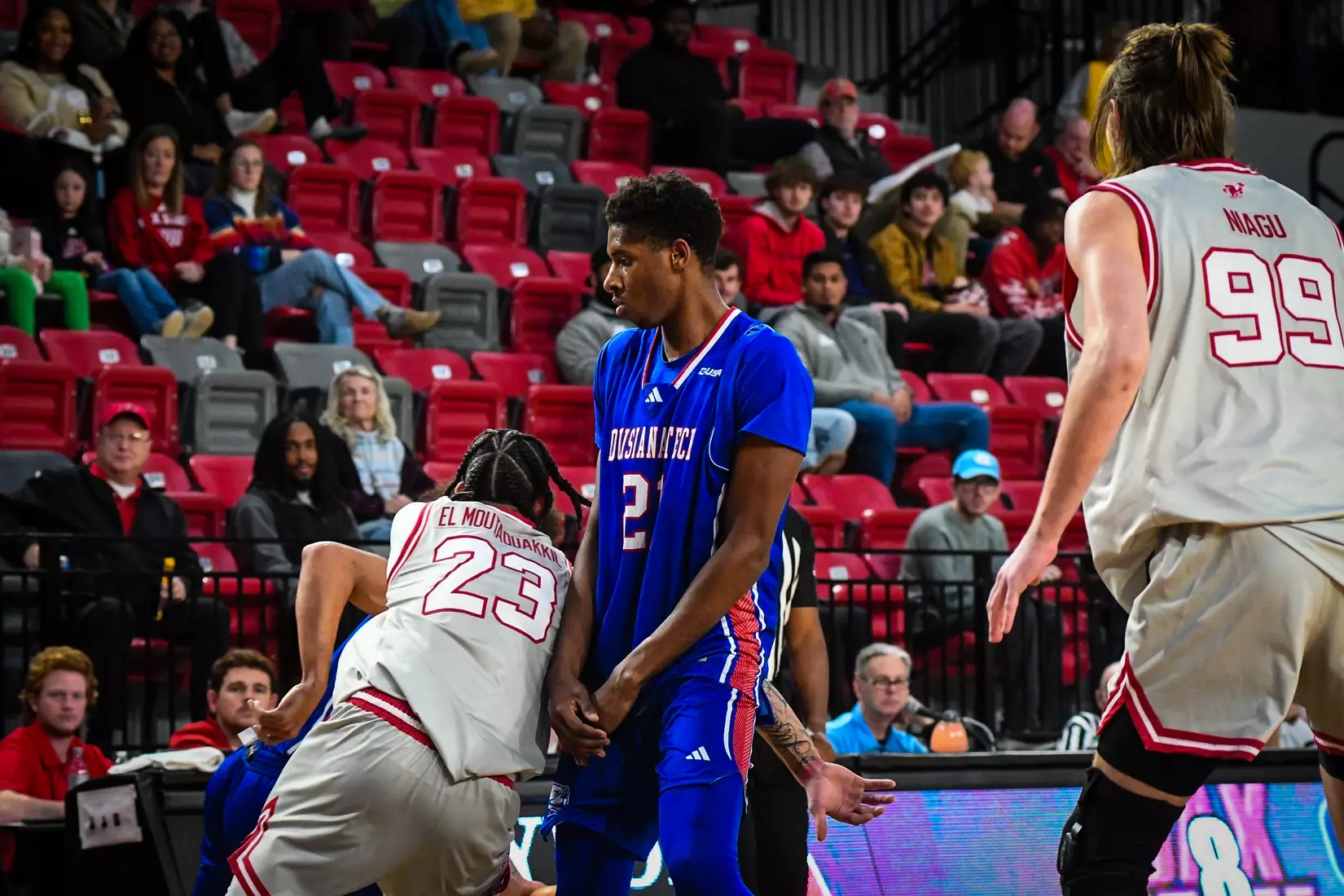 Bulldogs comeback effort falls short in 64-60 loss to Gamecocks on Saturday