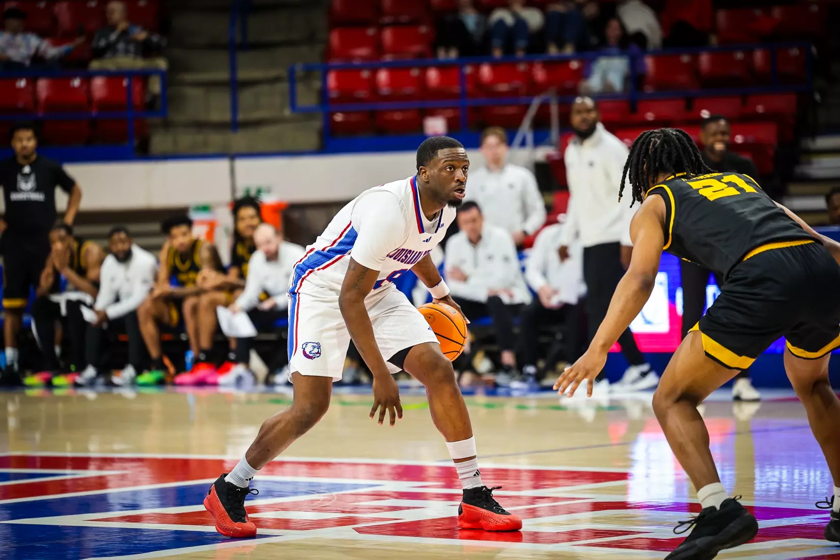 Bulldogs storm back in second half, defeat Owls 82-76 on Friday afternoon inside the Thomas Assembly Center