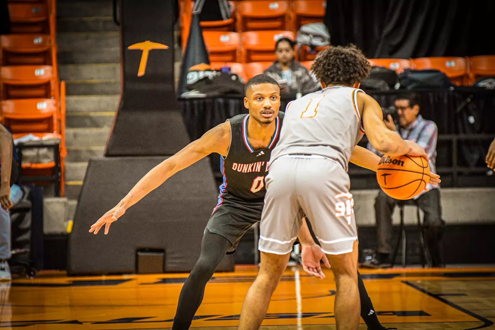 Bulldogs pick up first road win, defeat Miners 69-59 in El Paso