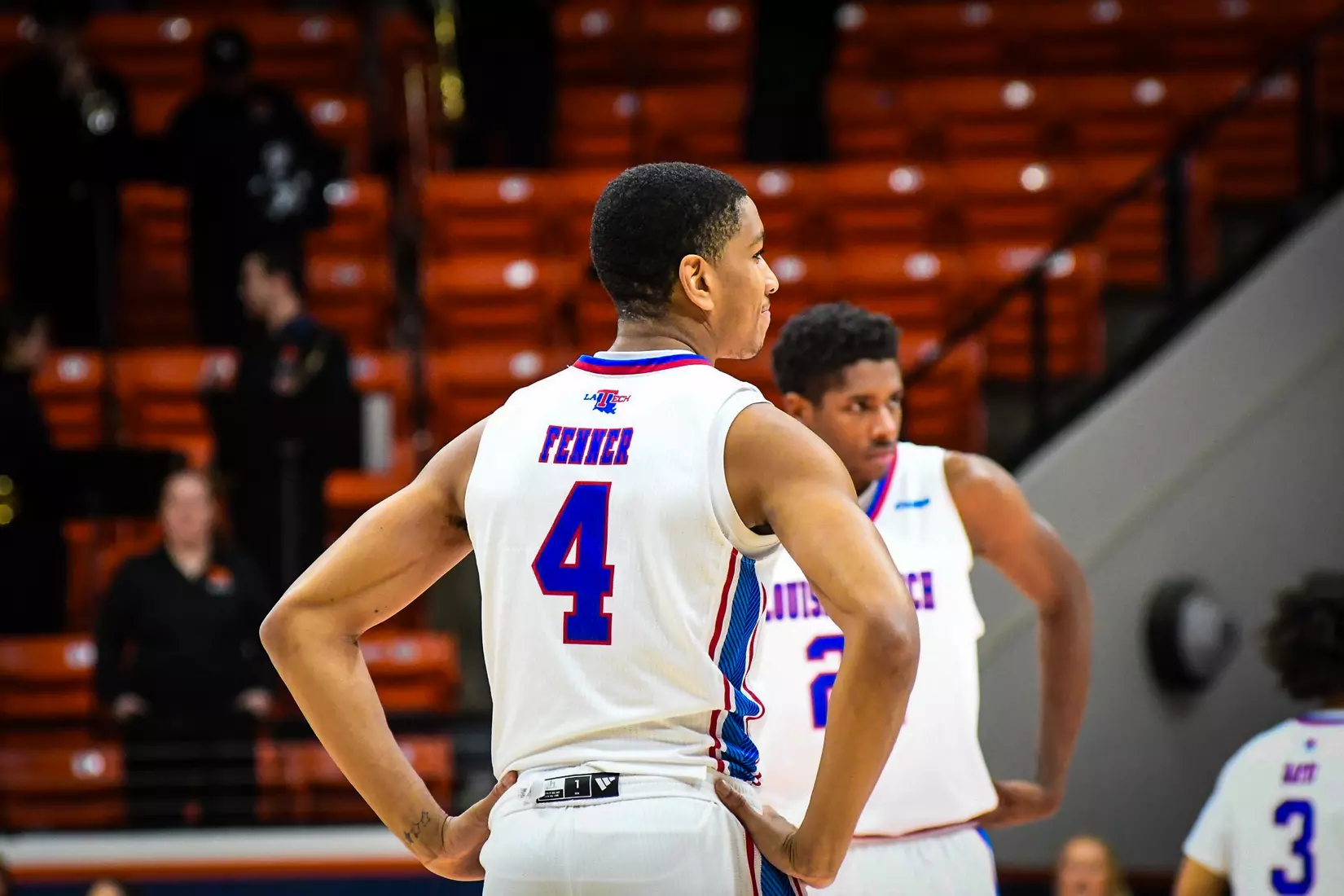 Bulldogs fall to Bearkats in Huntsville