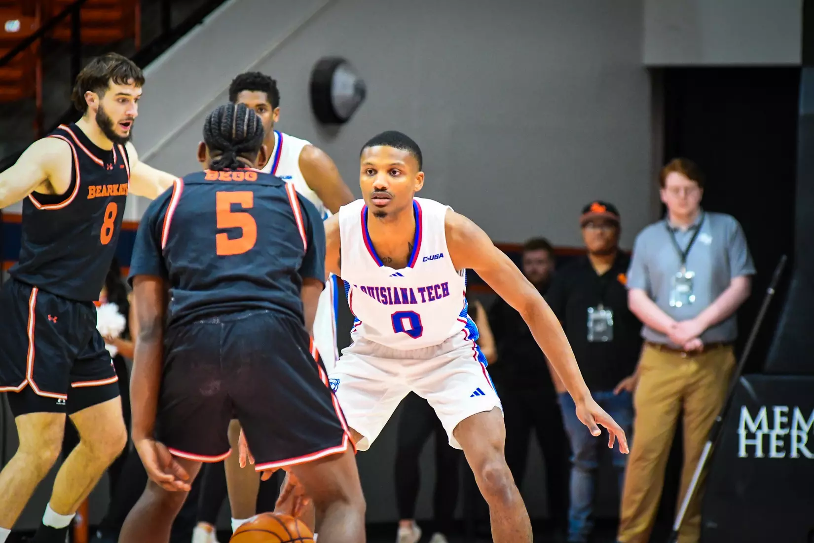 Bulldogs fall to Bearkats in Huntsville