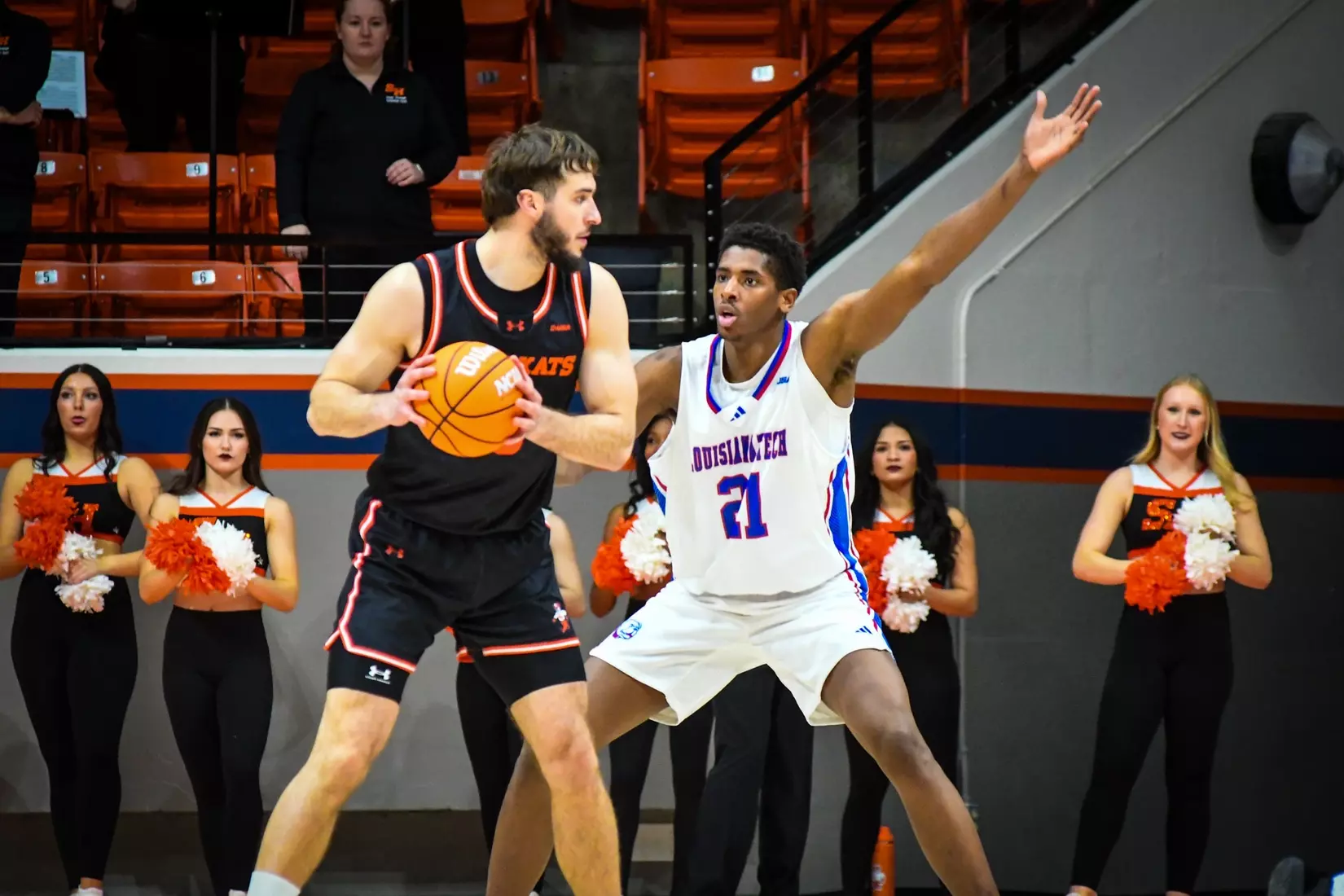 Bulldogs fall to Bearkats in Huntsville
