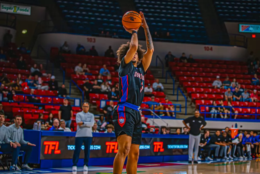 Bulldogs fall at home to Flames, 72-56, on Thursday night