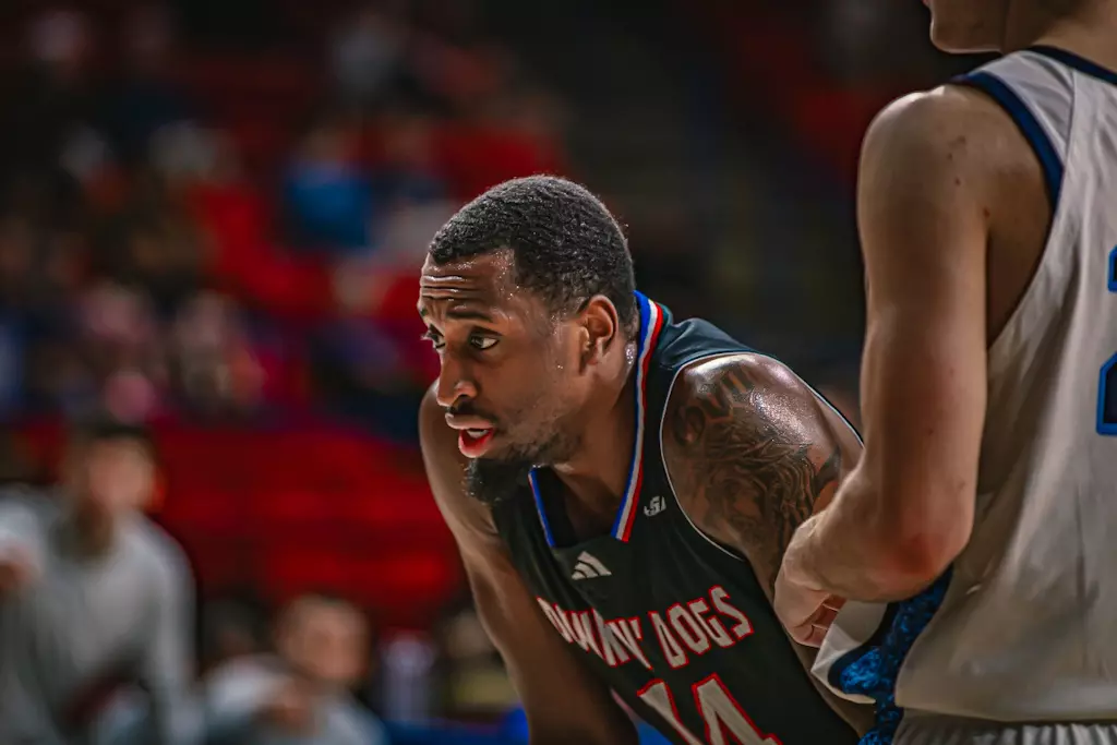 Bulldogs fall at home to Flames, 72-56, on Thursday night
