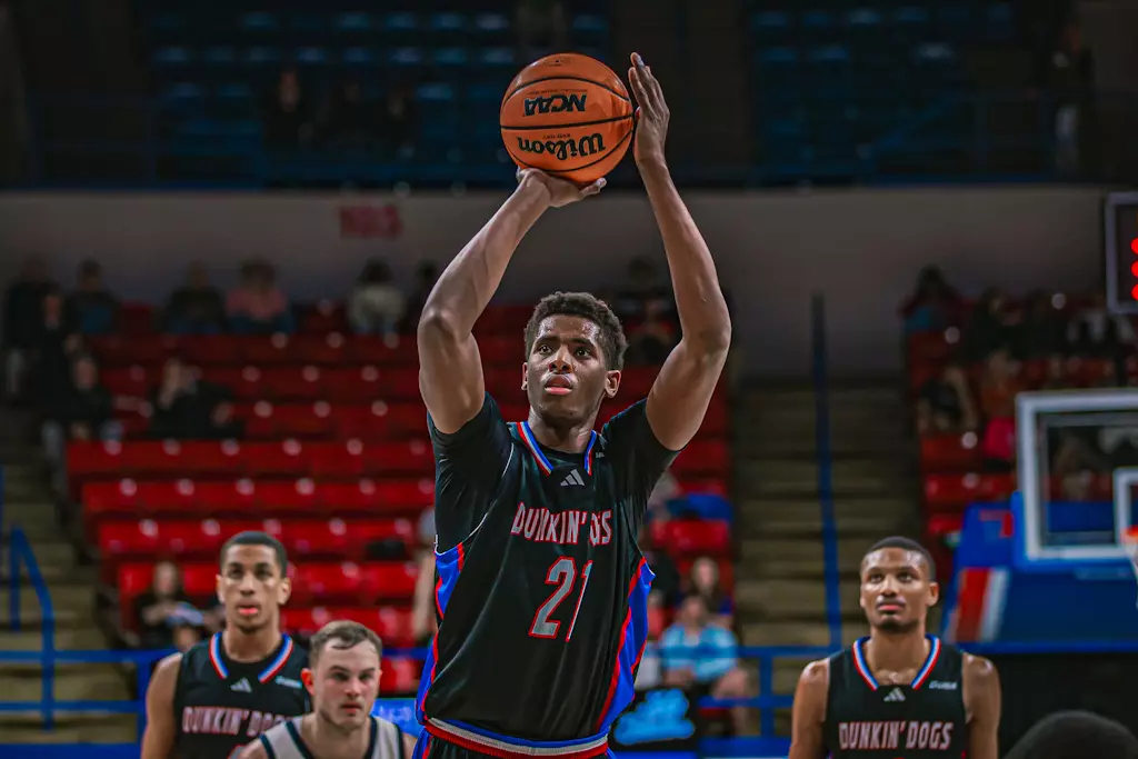 Bulldogs fall at home to Flames, 72-56, on Thursday night