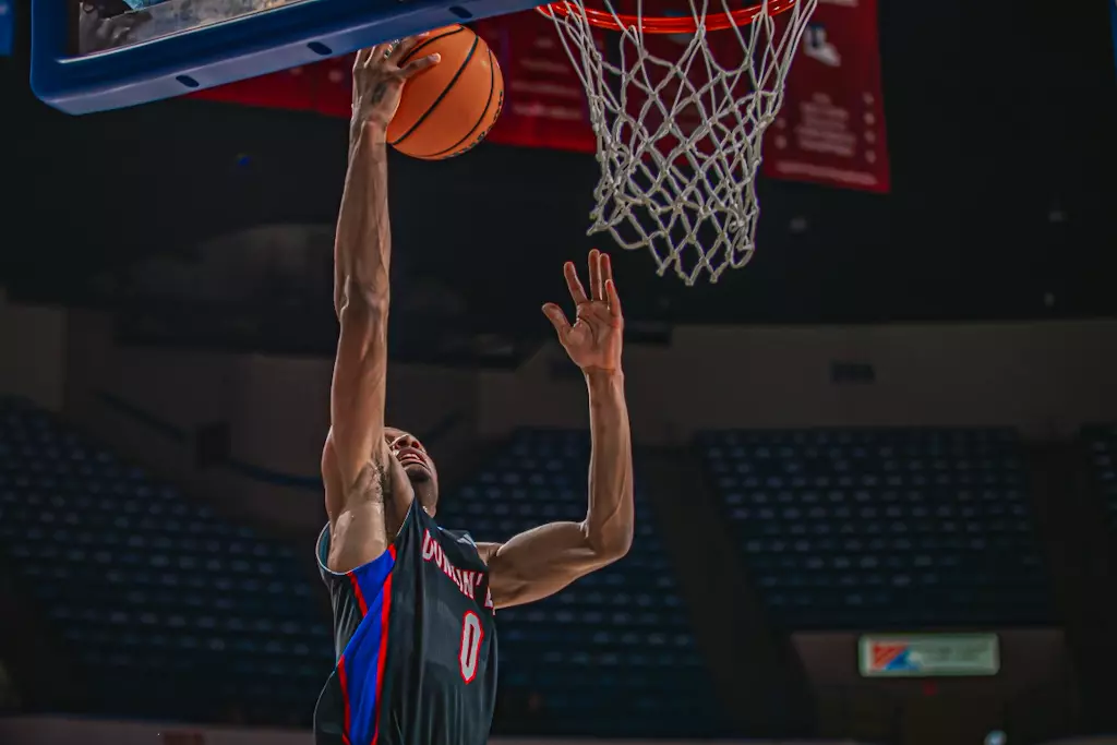 Bulldogs fall at home to Flames, 72-56, on Thursday night