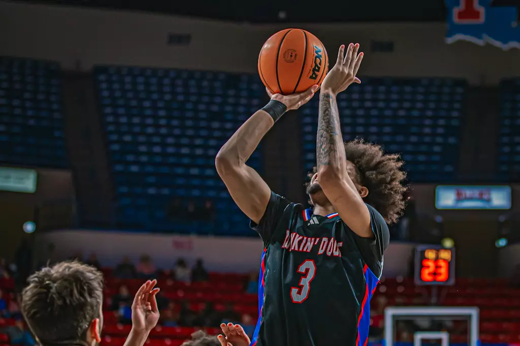 Bulldogs fall at home to Flames, 72-56, on Thursday night