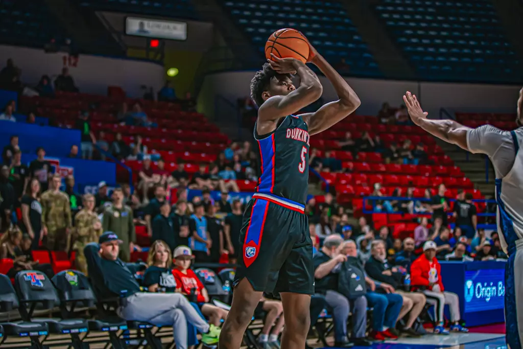 Bulldogs fall at home to Flames, 72-56, on Thursday night