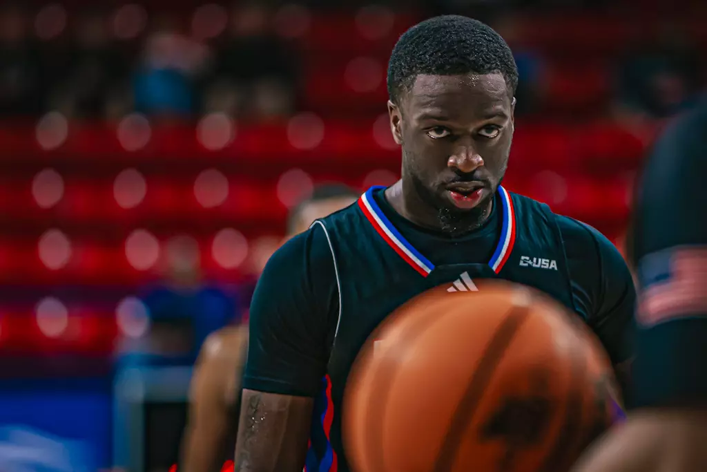 Bulldogs fall at home to Flames, 72-56, on Thursday night