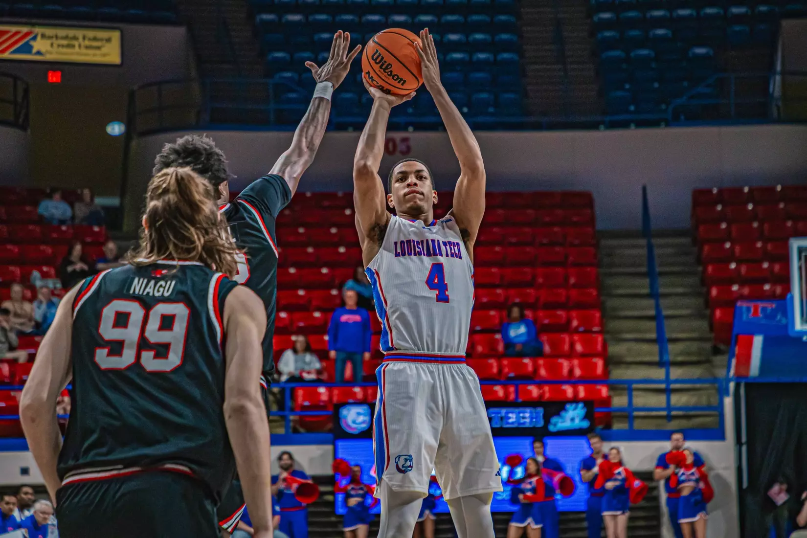 Bulldogs hang on to defeat Gamecocks 77-71 Wednesday night in the TAC