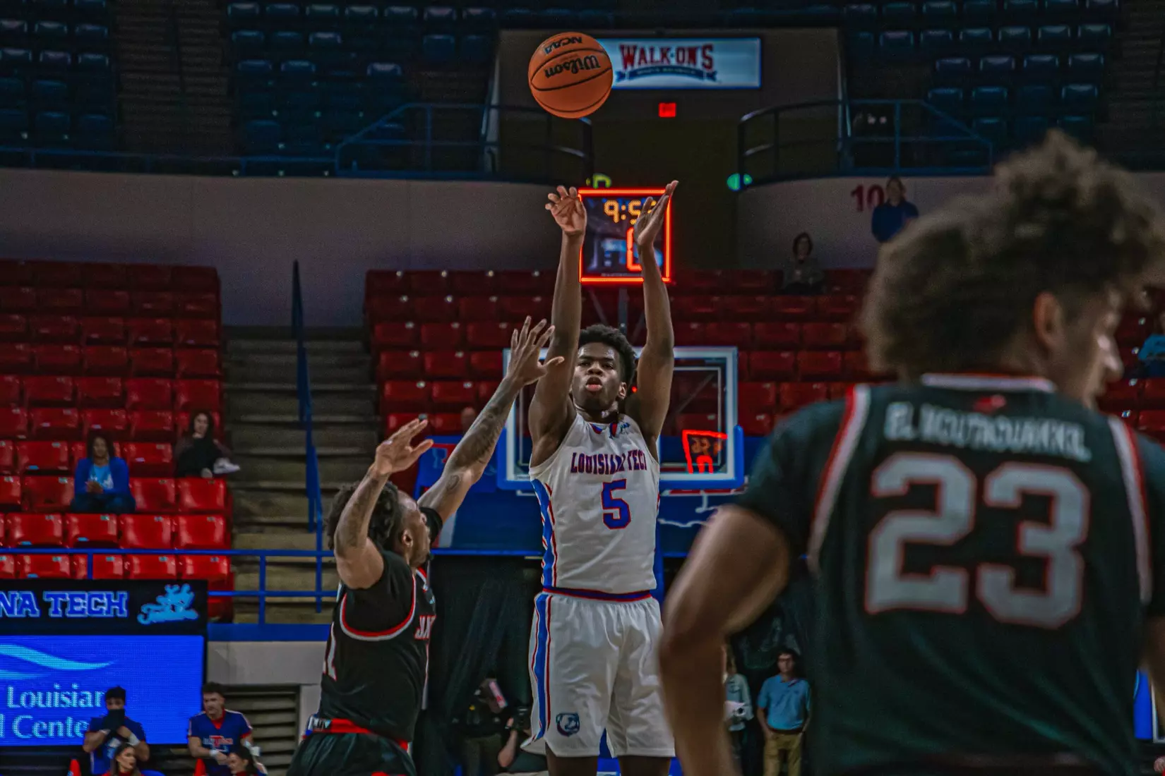 Bulldogs hang on to defeat Gamecocks 77-71 Wednesday night in the TAC