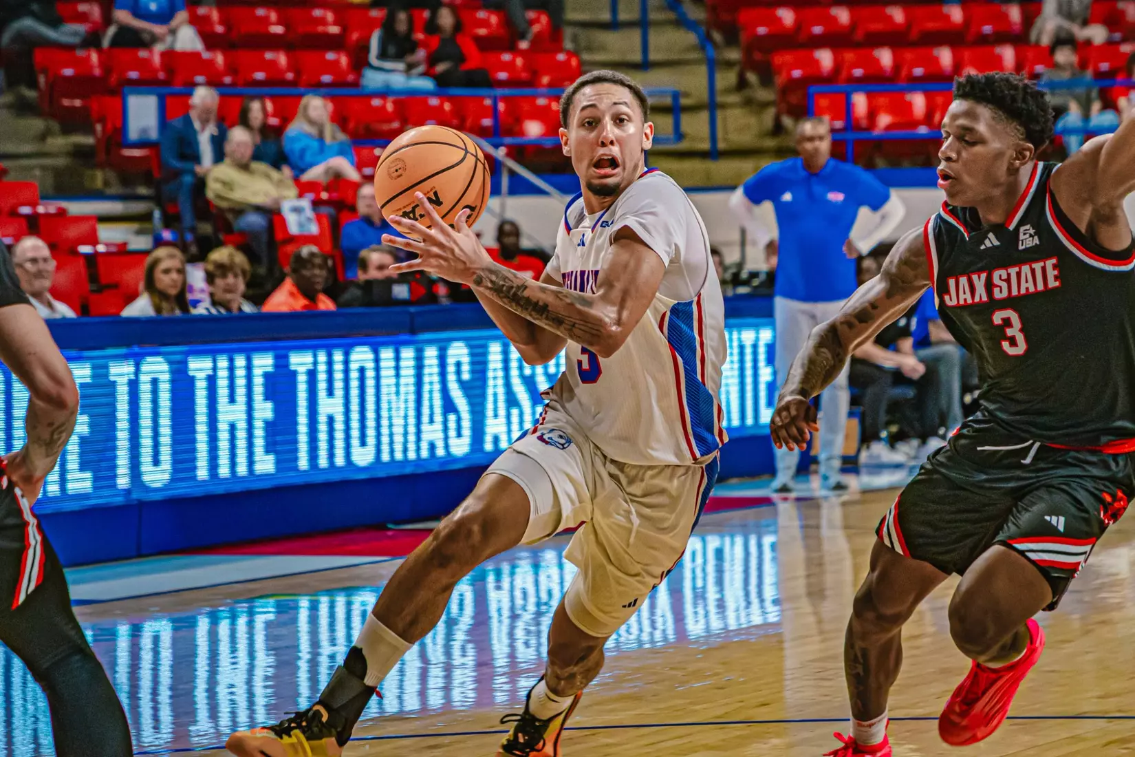 Bulldogs hang on to defeat Gamecocks 77-71 Wednesday night in the TAC