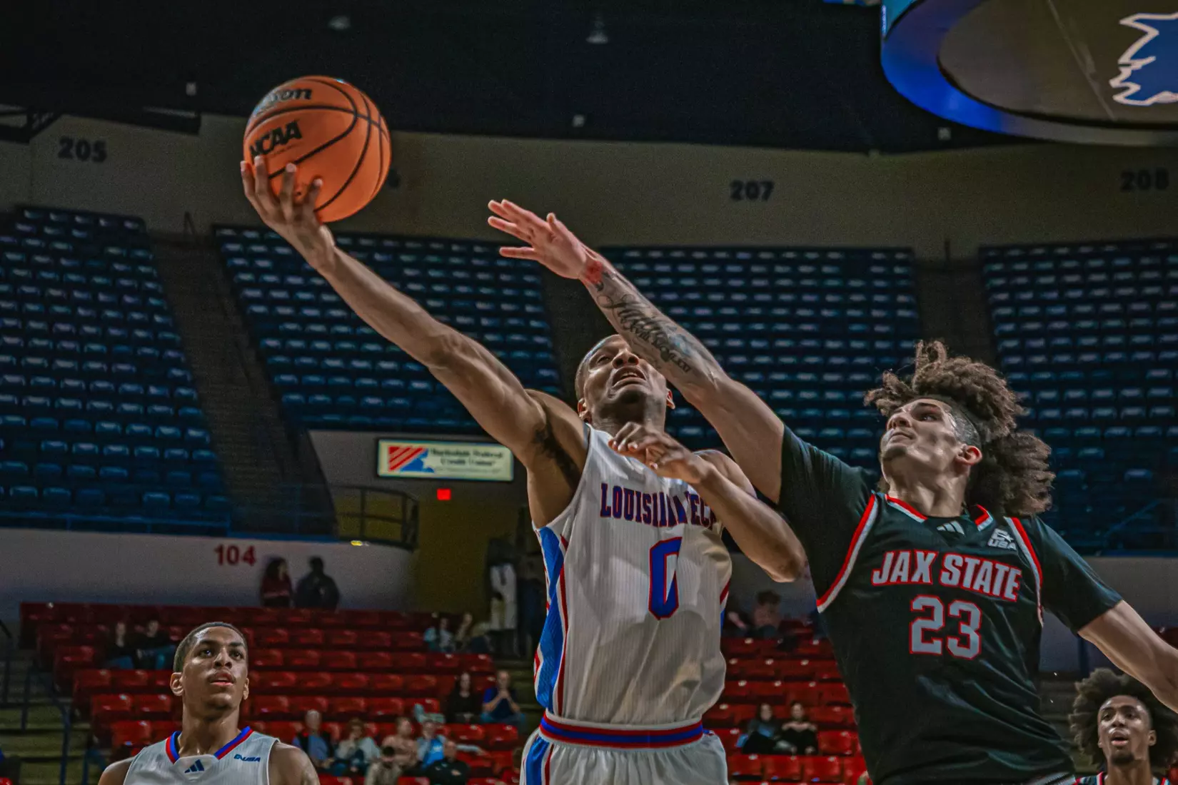 Bulldogs hang on to defeat Gamecocks 77-71 Wednesday night in the TAC