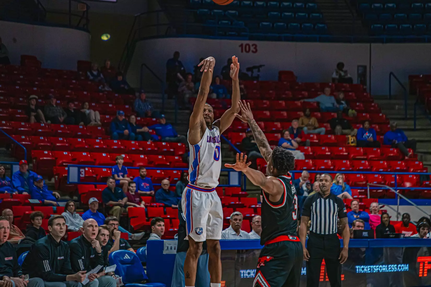 Bulldogs hang on to defeat Gamecocks 77-71 Wednesday night in the TAC