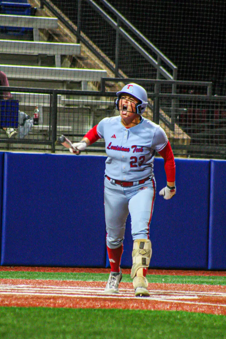 LA Tech defeats ULM 3-2 in 11 innings.