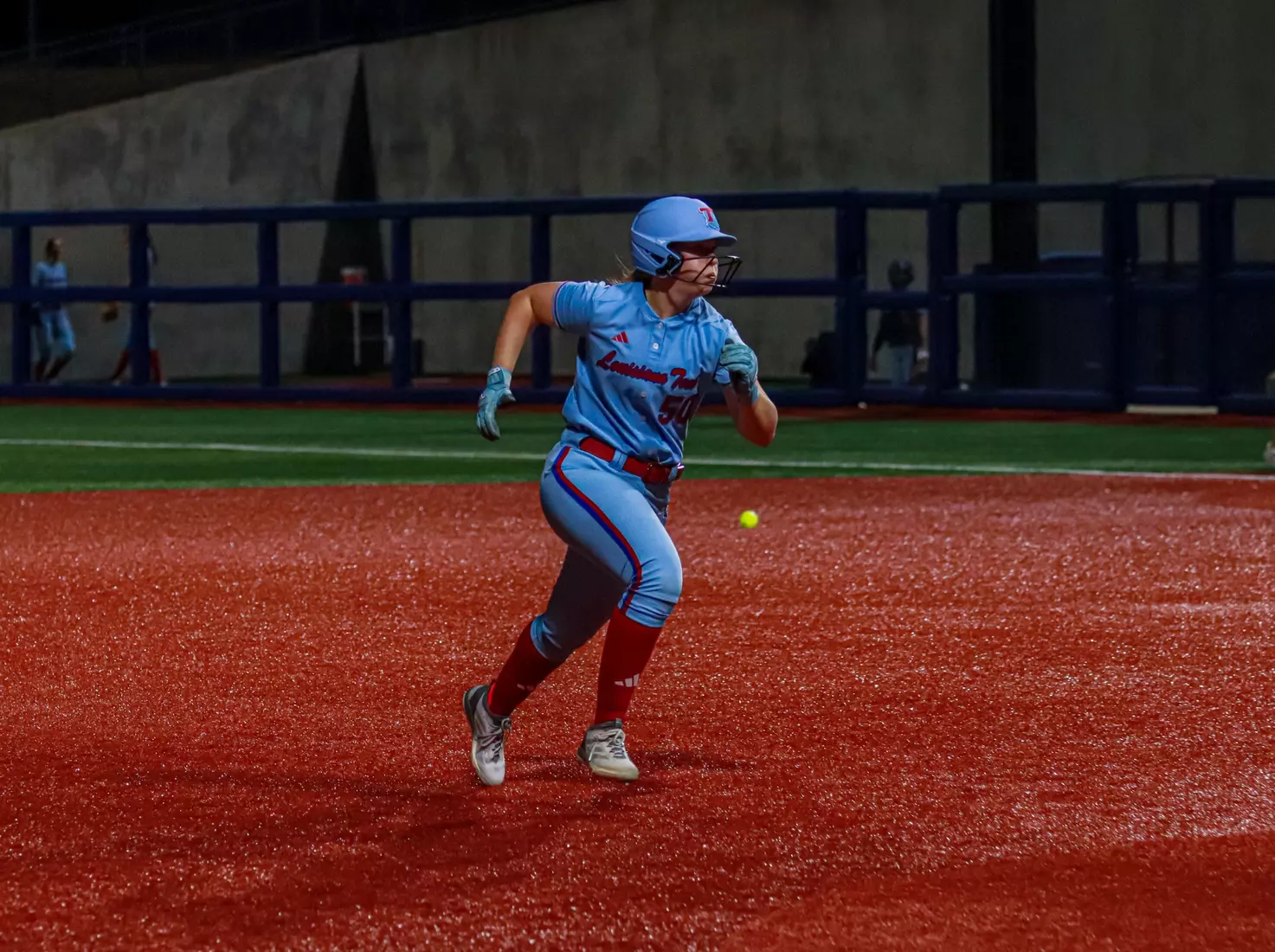 LA Tech defeats ULM 3-2 in 11 innings.
