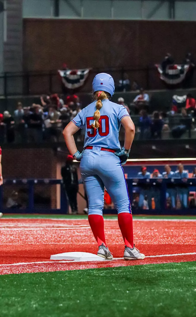 LA Tech defeats ULM 3-2 in 11 innings.