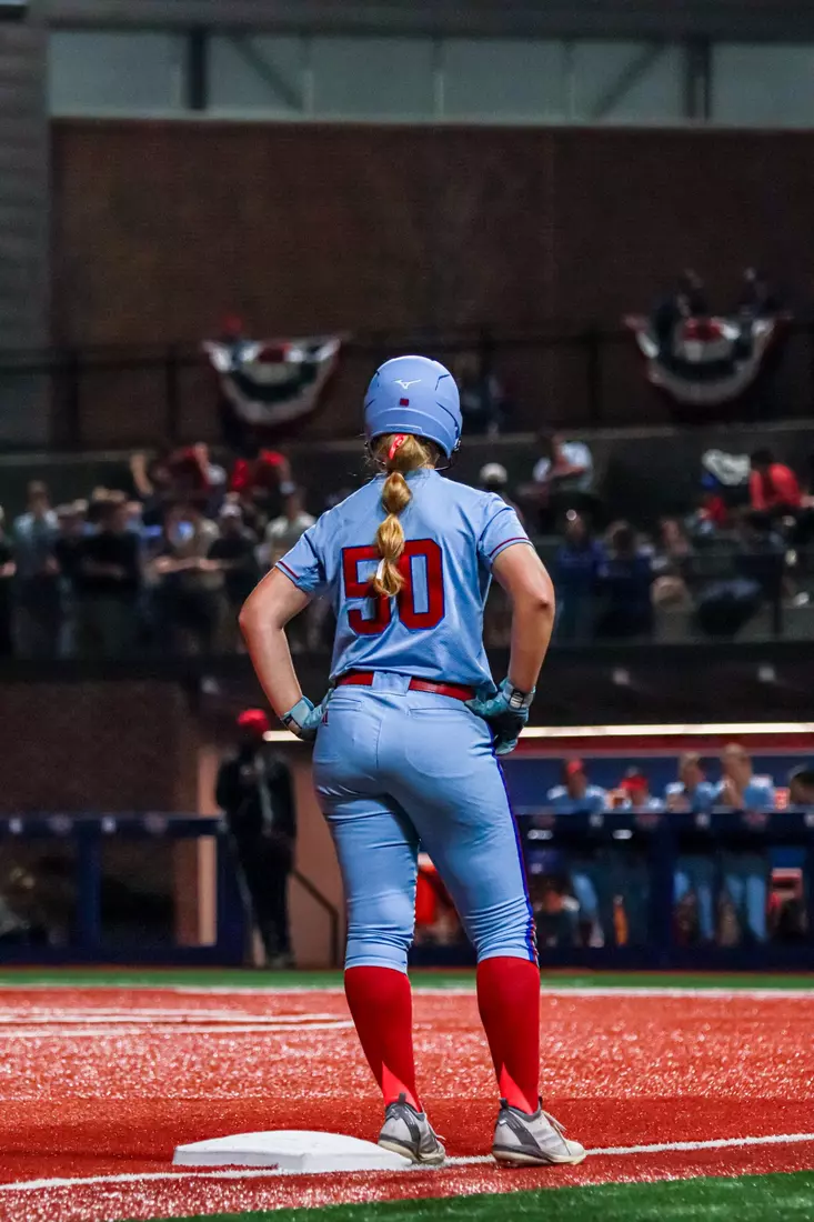 LA Tech defeats ULM 3-2 in 11 innings.