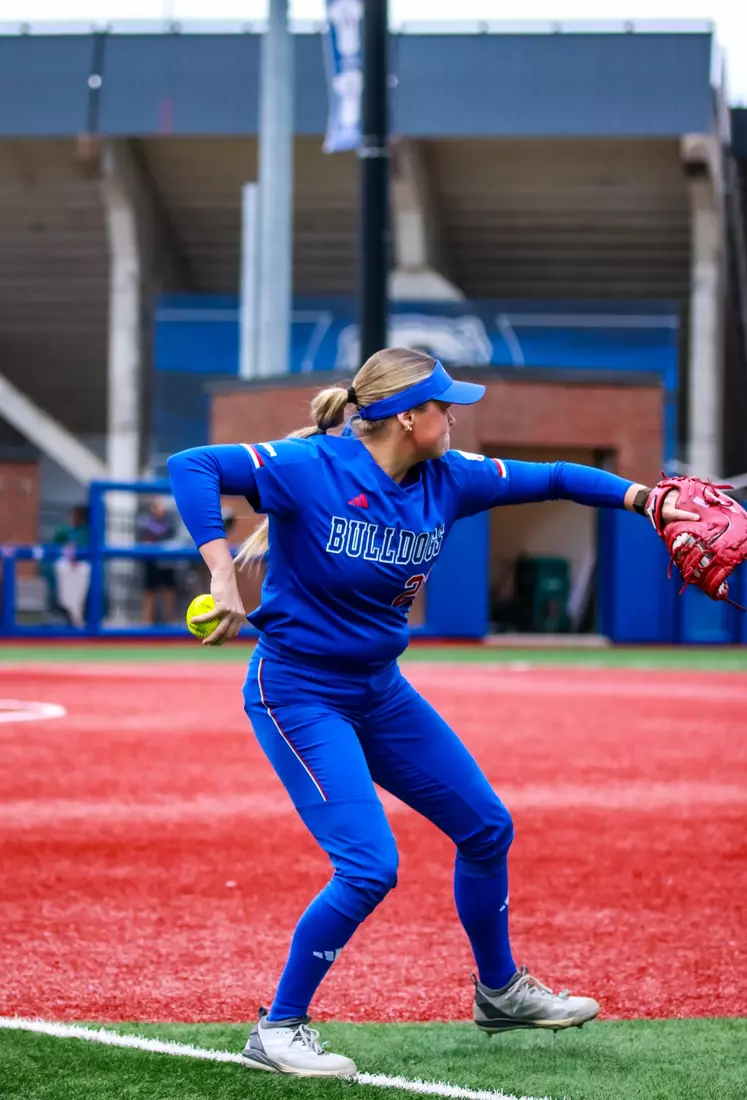 Bulldogs fall 2-1 to Golden Eagles.